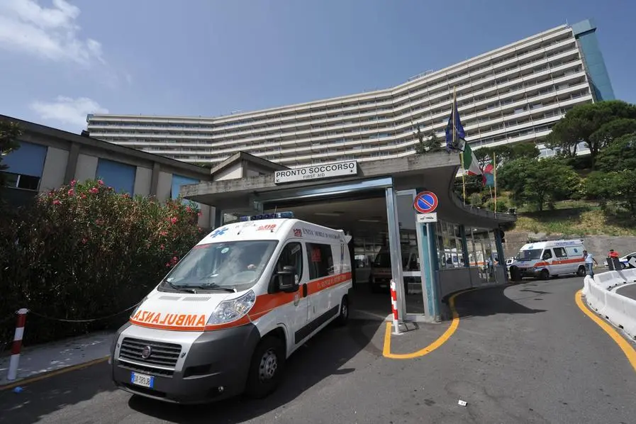 Il pronto soccorso dell'ospedale San Martino a Genova (foto Ansa)