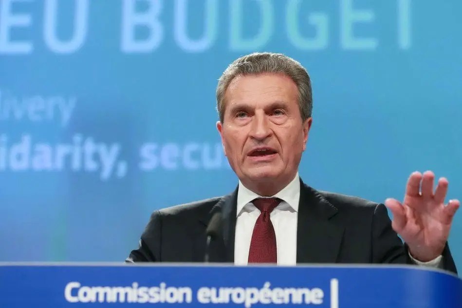 Il commissario europeo al Bilancio Gunther Oettinger. (Foto Ansa)