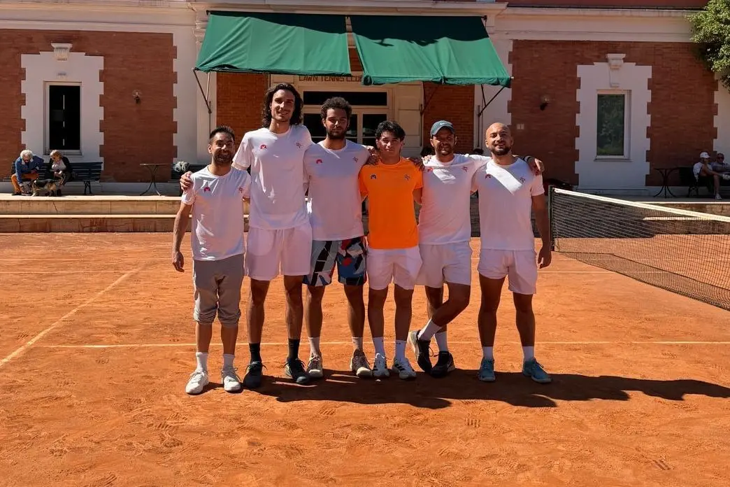La squadra del Poggio Forte Village scesa in campo a Firenze (foto concessa)