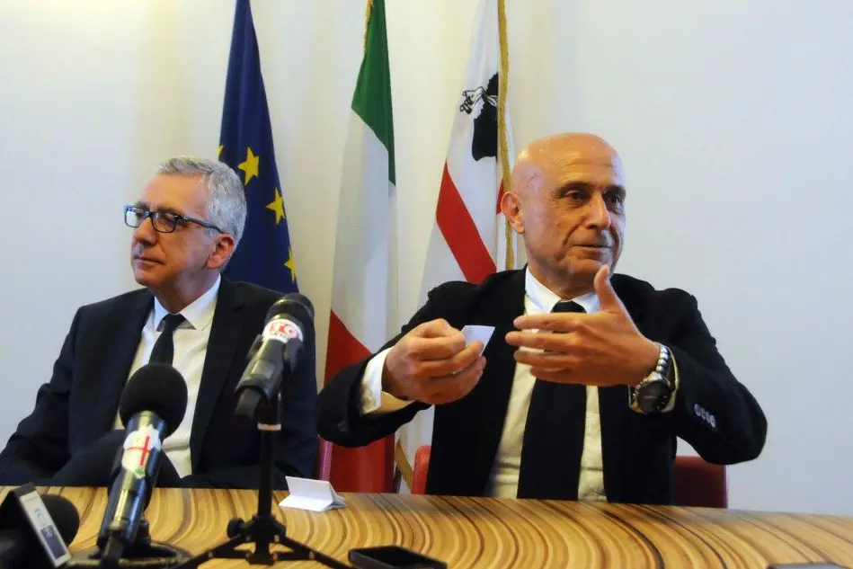 Minniti con Pigliaru (foto Alessandro Pintus)