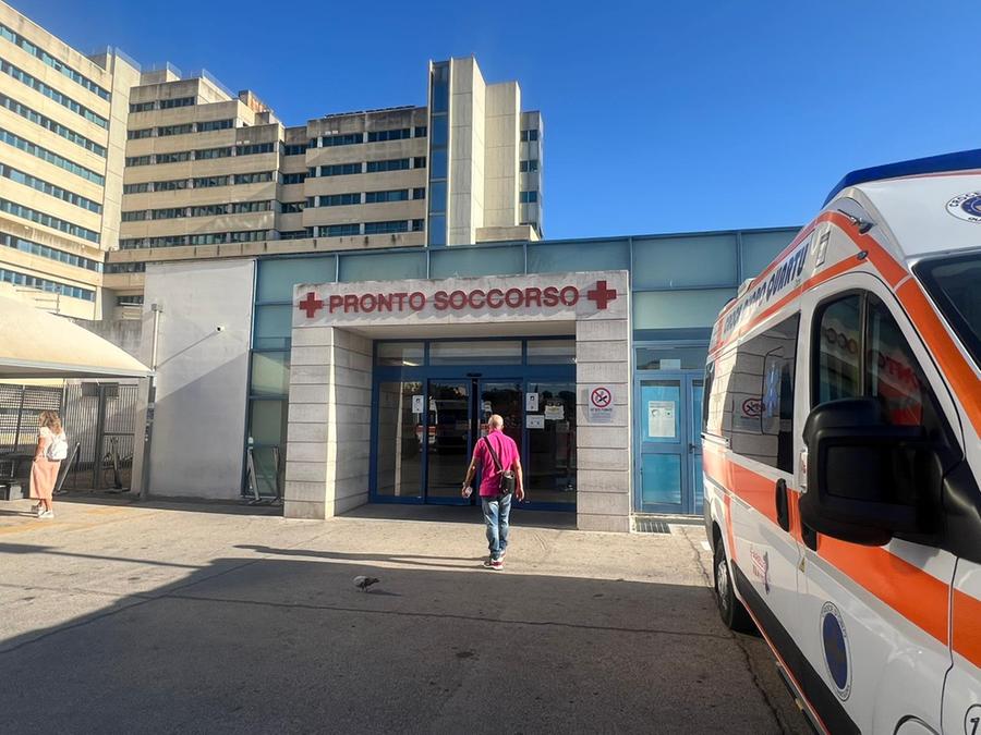 Cagliari, ciclista travolto da un’auto in via Messina: è gra