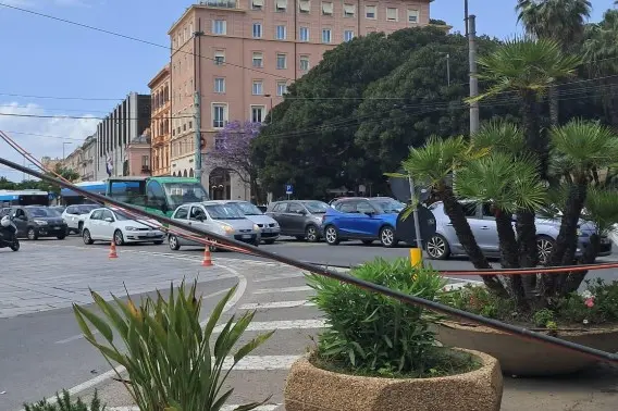 Traffico bloccato in via Roma a Cagliari