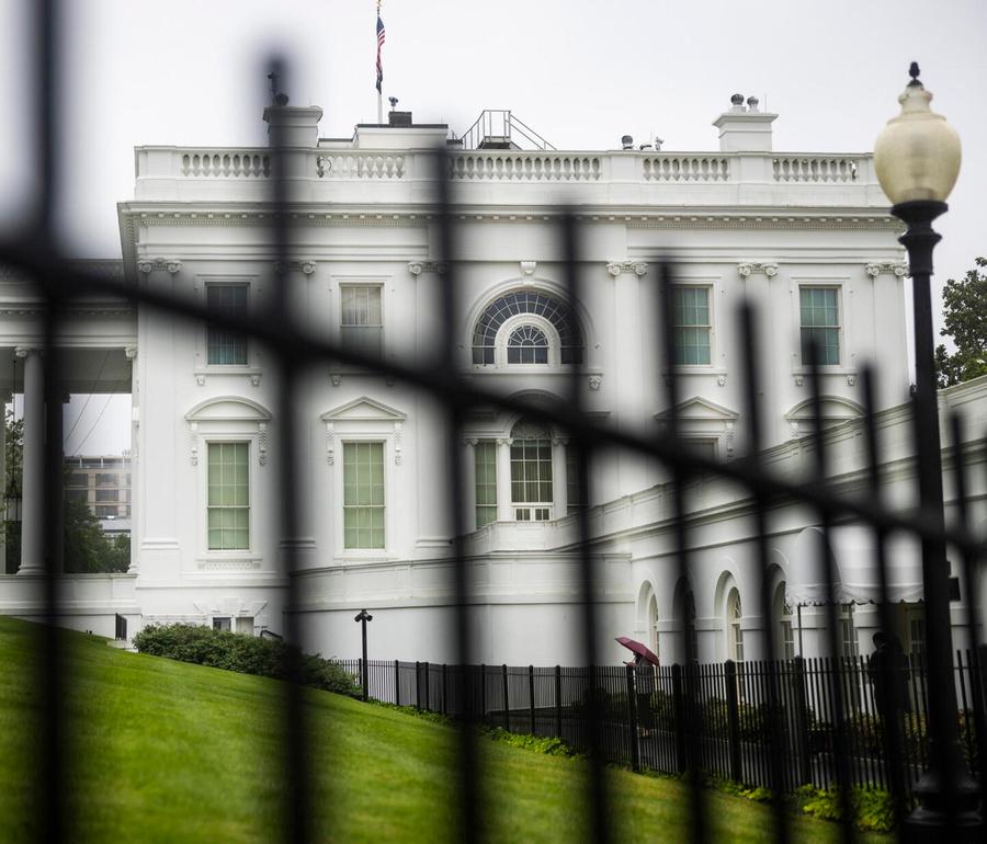 Suppletive e sala da ballo: la Casa Bianca va due volte ko