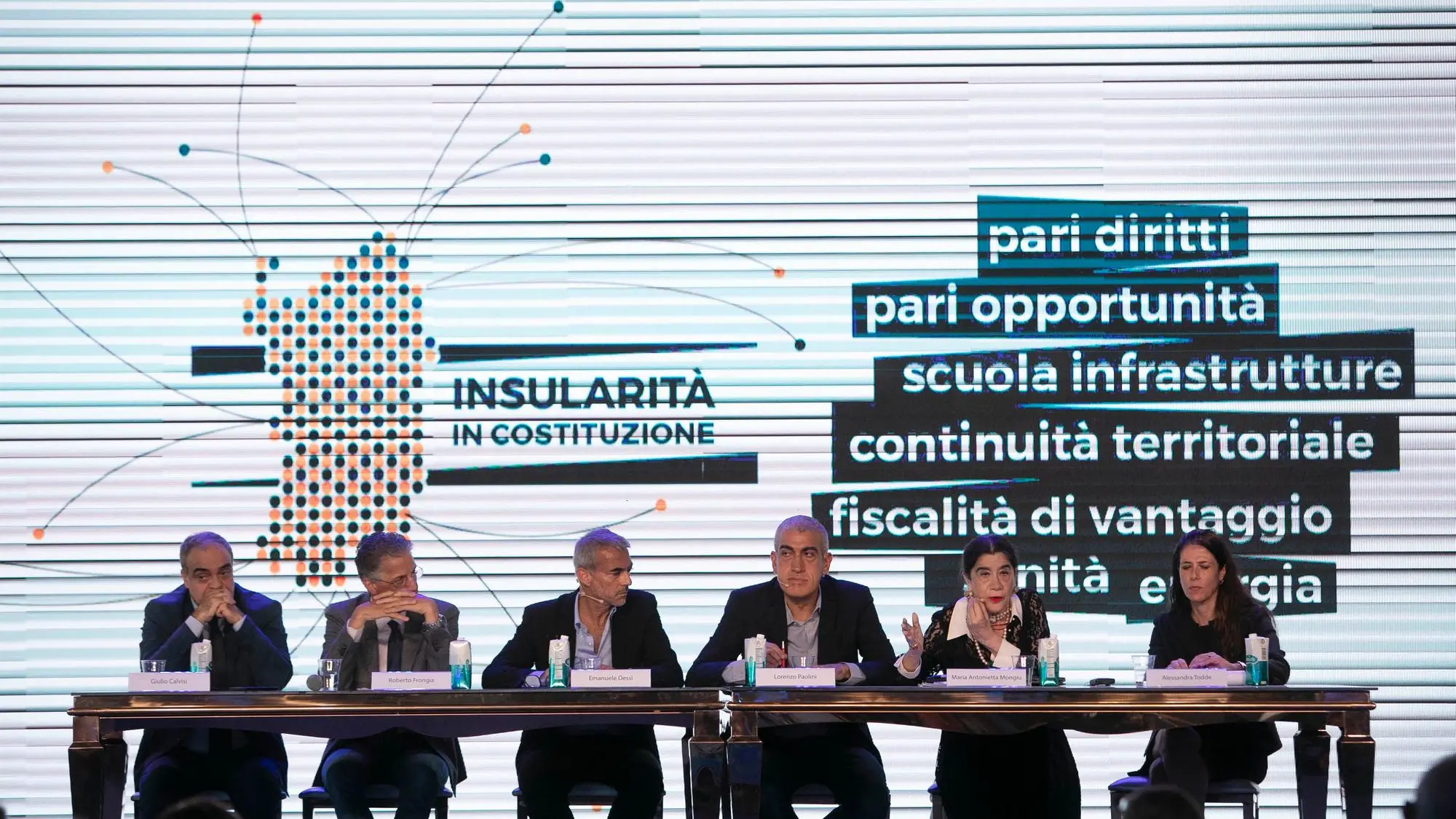 https://immagini.unionesarda.it/version/c:N2Q0ODMzNTItZTcyNS00:ZTg1ZjM2MTUtZmQ1NC00/image.webp?f=16:9