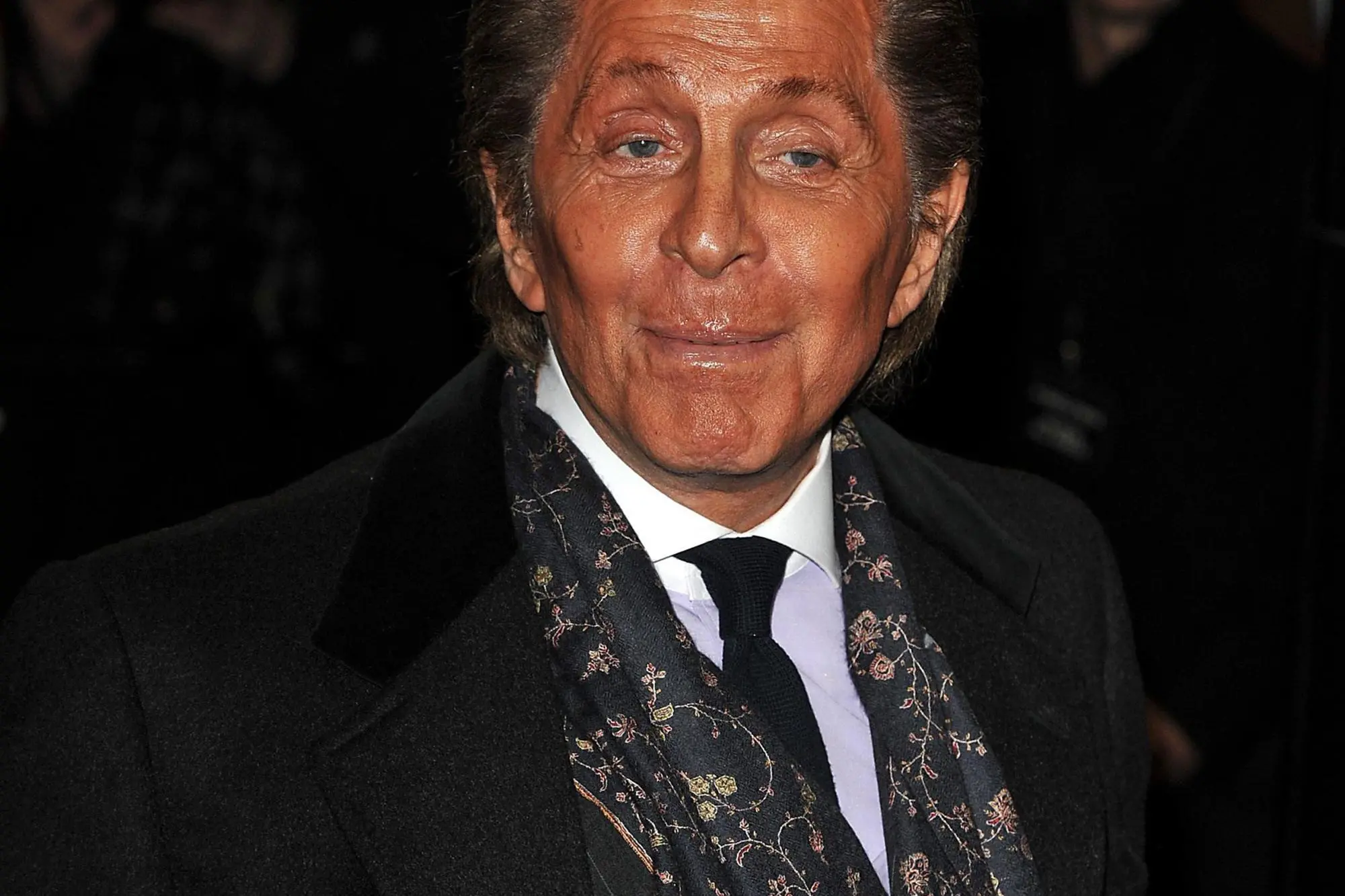 epa02014478 Italian fashion designer Valentino Garavani arrives for the UK gala screening of US director Tom Ford's new film 'A Single Man' held at the Curzon Mayfair in Central London, Britain, 01 February 2010. The movie is a drama about a British college professor who loses his partner of 16 years. Released February 12. EPA/DANIEL DEME