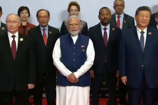 Vertice Brics in India, Modi in posa tra Xi Jinping e Putin