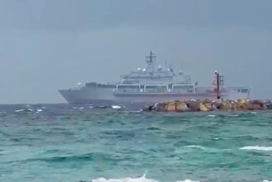 Navi da guerra a Porto PIno