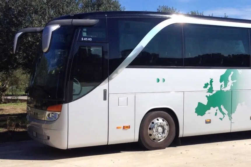 Un bus della Logudoro Tours (dal sito)