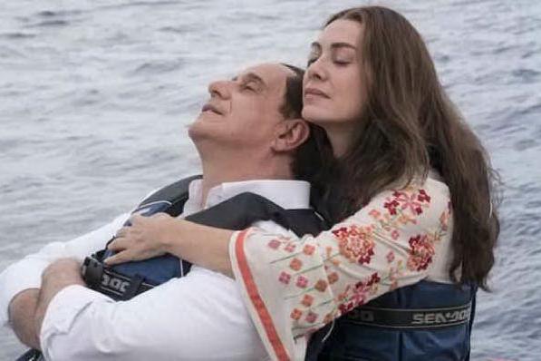 Berlusconi (Toni Servillo) e Veronica Lario (Elena Sofia Ricci) nel film di Sorrentino