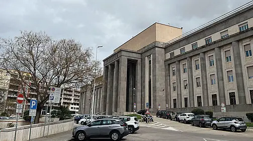 https://immagini.unionesarda.it/version/c:N2RjMTYwNGItMTc5MC00:OGMxYTU2MzctYjhmMy00/image.webp?f=16:9