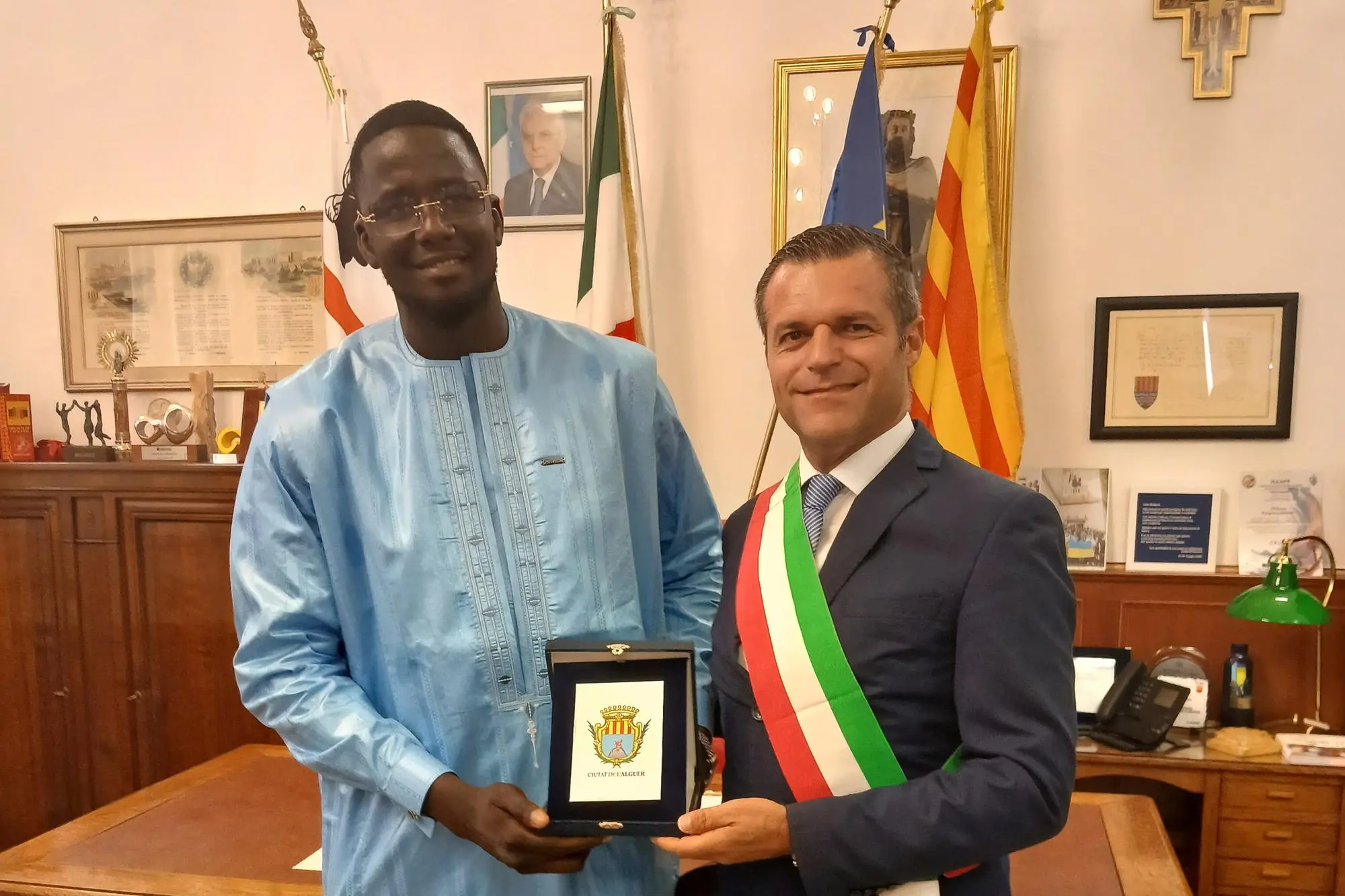 Mahmoud Idrissa con il sindaco Cacciotto