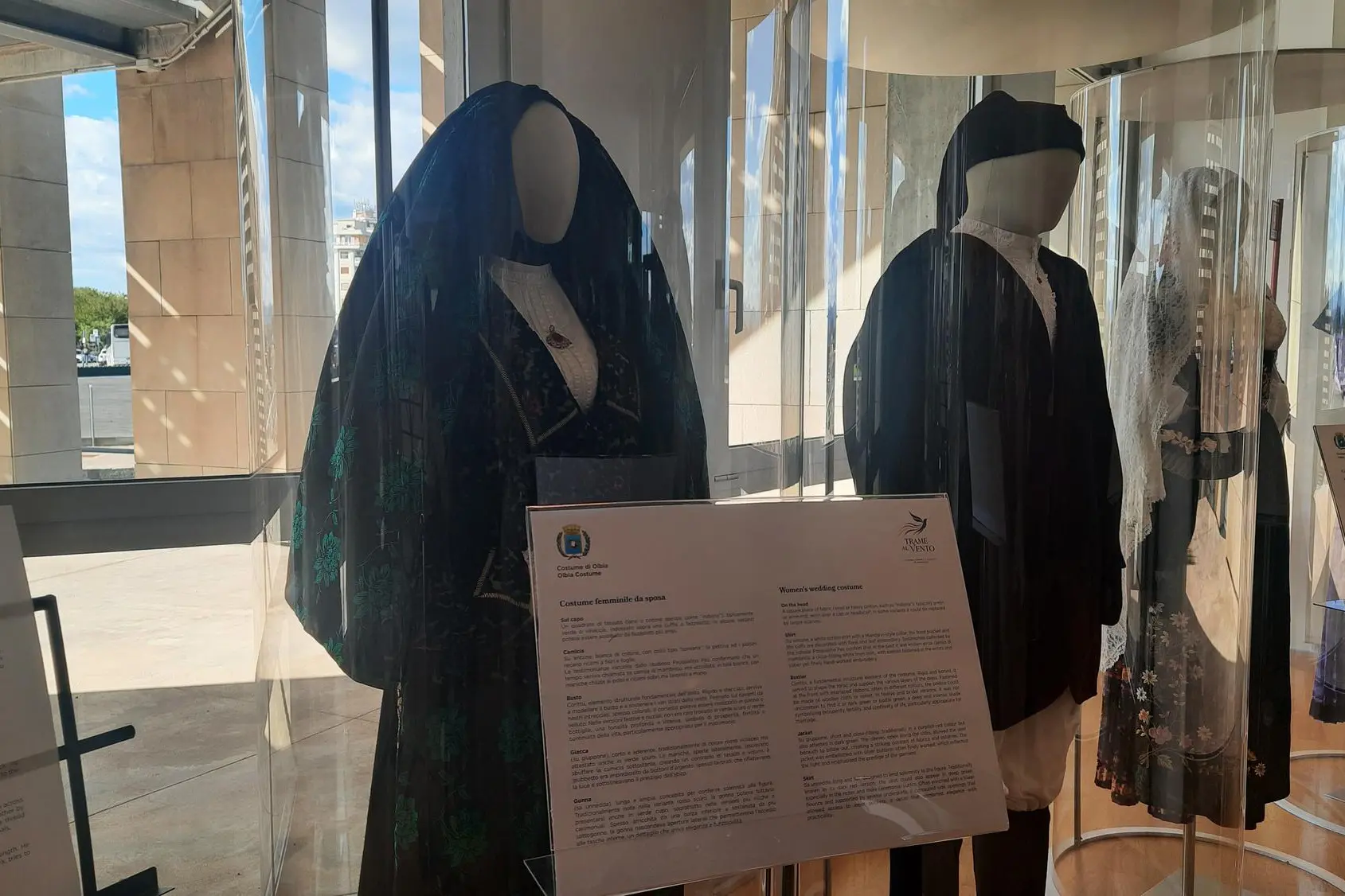 Abiti maschile e femminile di Olbia (foto Careddu)