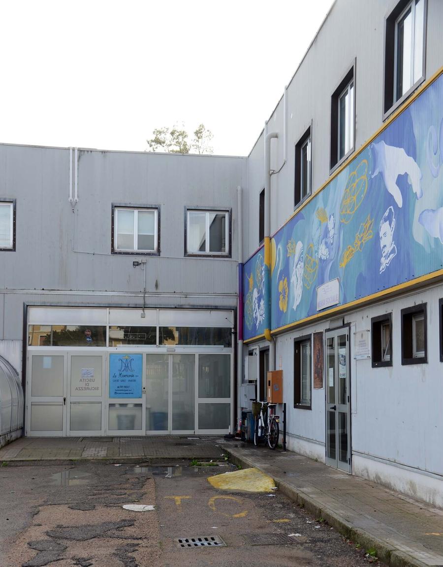 Senzatetto trasferiti al mare