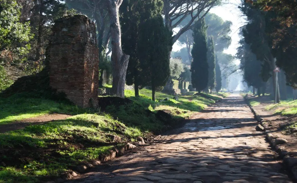 Al primo posto c'è l'Appia Antica, a Roma: una media di 5,2 milioni di euro