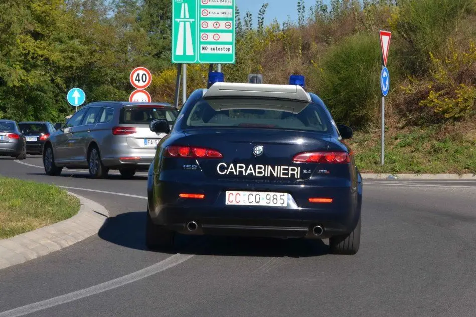 (foto carabinieri)