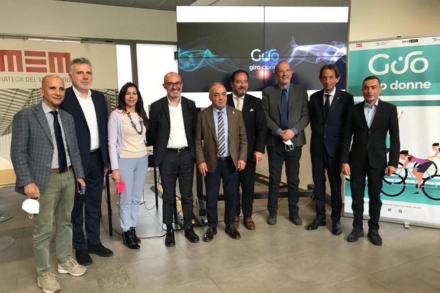 Giro Donne 2022, la presentazione a Cagliari (foto ufficio stampa)