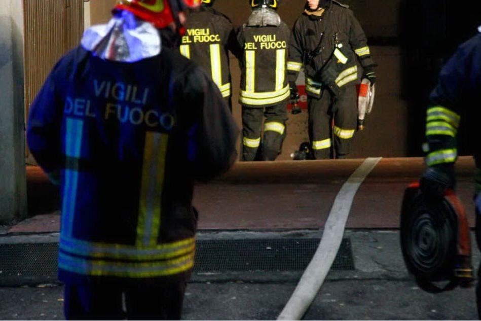 Empoli, va a fuoco la coperta elettrica: vittima dell'incendio un 85enne