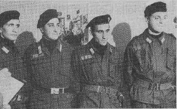 I carabinieri che lo hanno liberato (tutte le foto sono US)