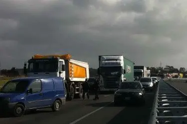 Il blocco sulla 130 all'altezza di Elmas