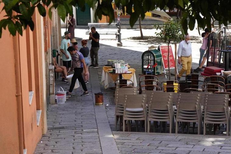 Cagliari, bar e ristoranti riaprono dopo oltre un mese: “Una gioia”