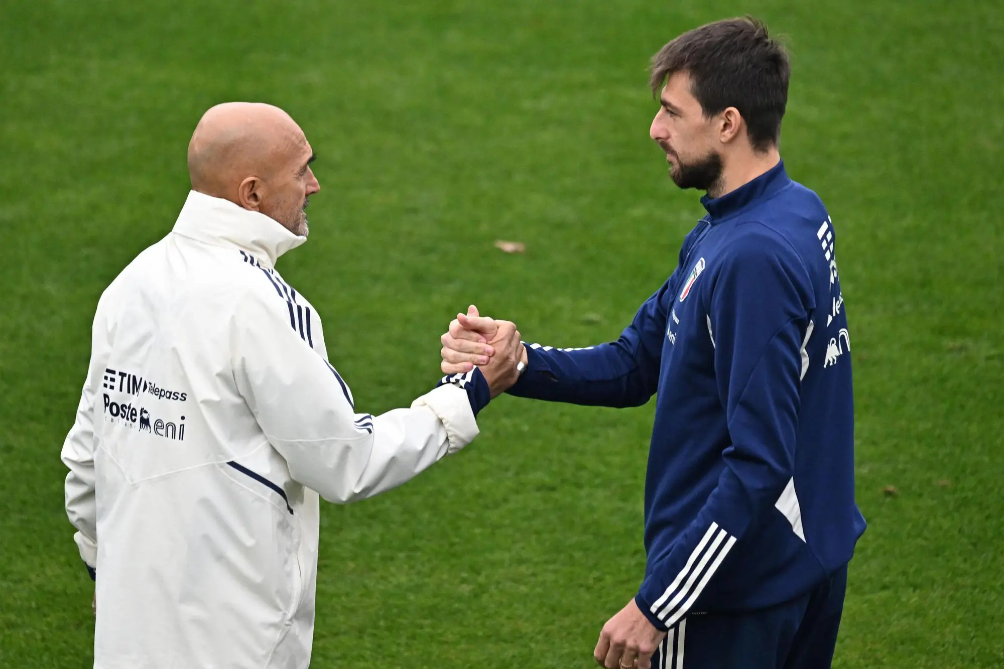 Spalletti con Acerbi (Ansa)