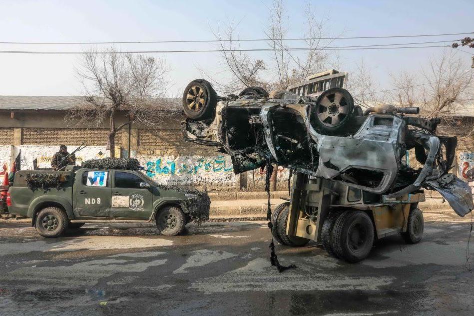 Ordigno contro un'auto a Kabul, morti tre giornalisti
