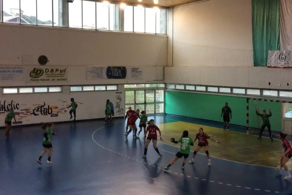 L'Hac Nuoro all'attacco nella partita contro il Cassano Magnago