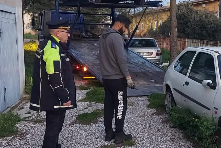 La polizia locale di Macomer (Foto simbolo)