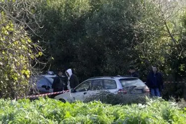 L'auto di Fabrizio Manca, sospettato di essere l'autore del triplice omicidio di Villacidro