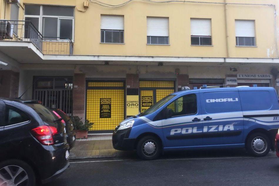 Blitz antidroga a Oristano: la polizia negli appartamenti di via Ricovero