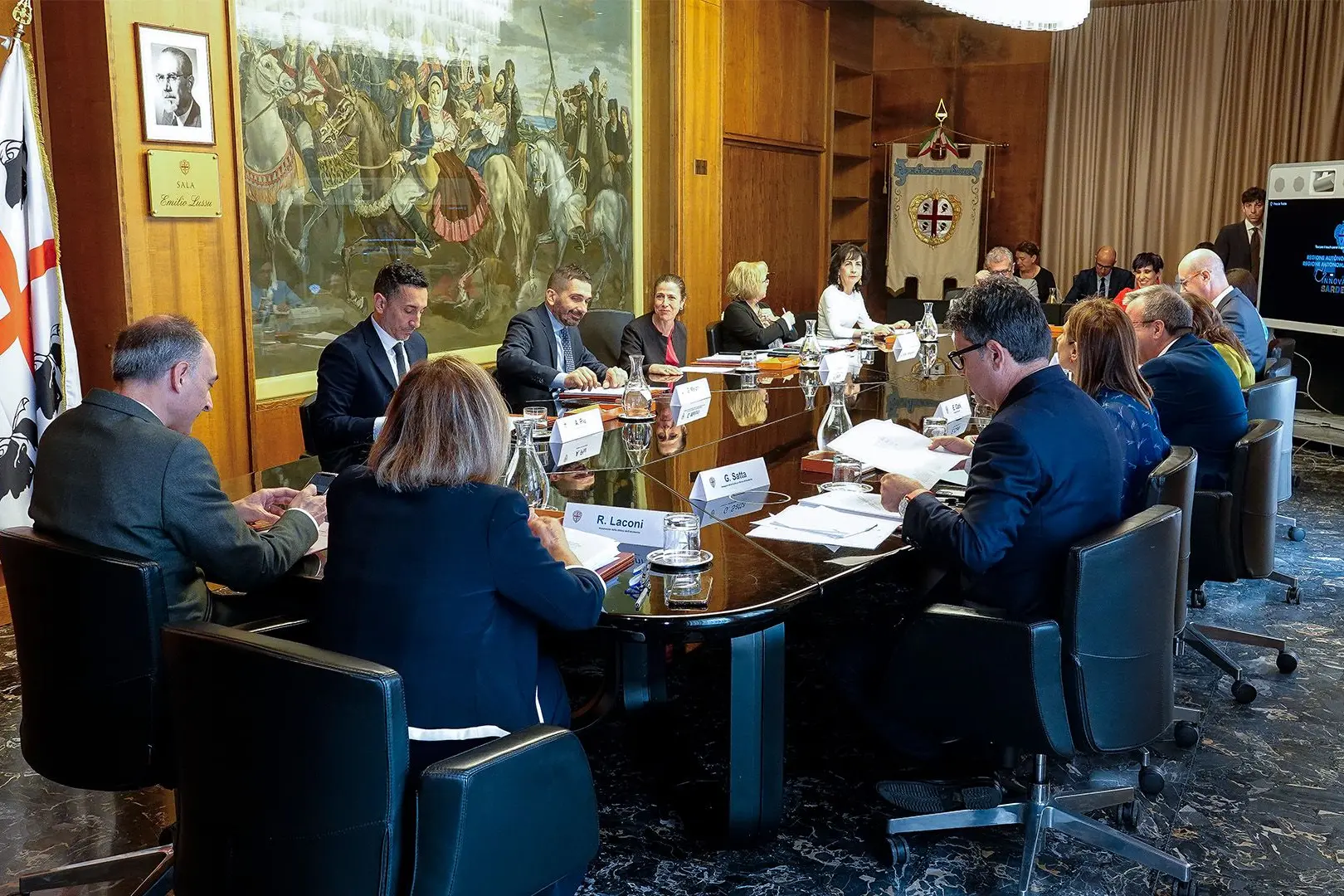 Una riunione della Giunta Todde