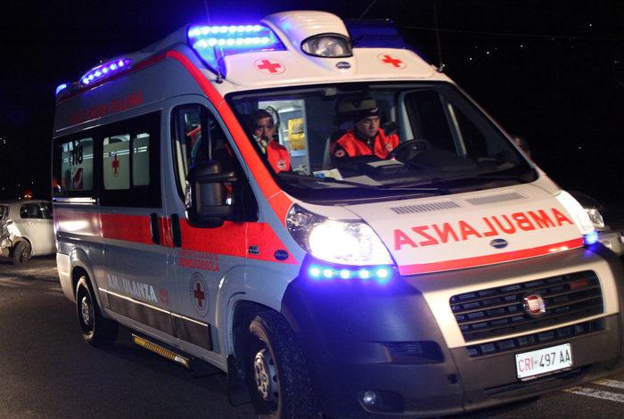 Muravera, perde il controllo dell’auto e si schianta contro 