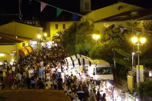 Il mercatino di San Teodoro (foto Tellini)