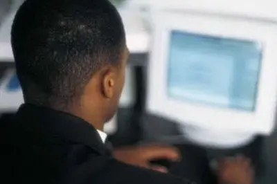Sgominata banda di giovani hacker