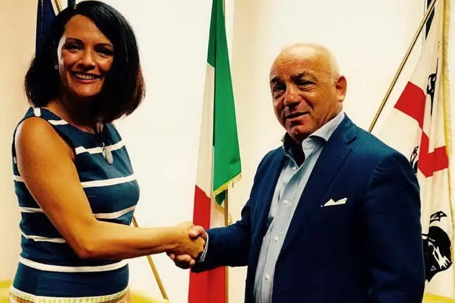 Veronica Matta e l'assessore regionale al turismo Gianni Chessa (L'Unione Sarda - Ena)
