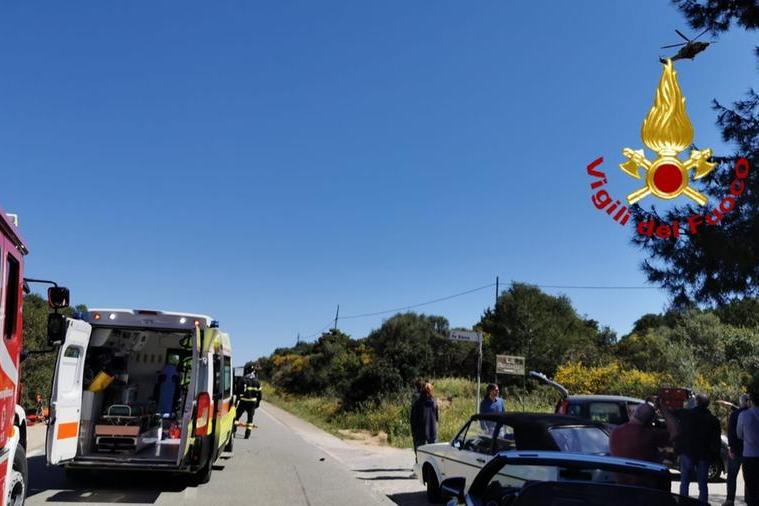 Scontro moto-auto a Baja Sardinia, grave il centauro