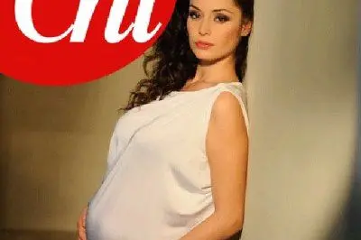 La foto di Raffaella Fico pubblicata dal settimanale ''Chi '' nel numero in edicola il 4 luglio 2012 in cui la showgirl spiega di essere in attesa di un figlio concepito con il giocatore Mario Balotelli