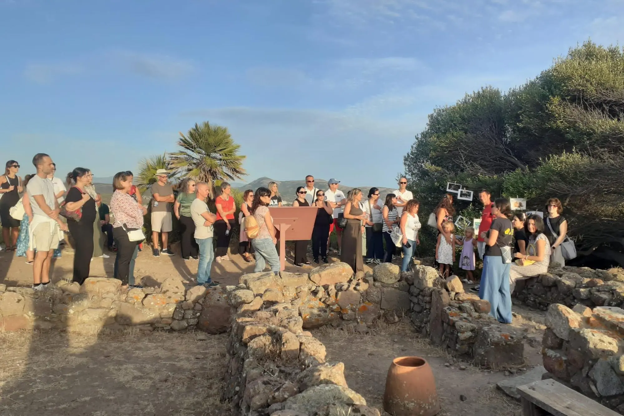 La festa della colonia felina a Monte Sirai (foto Scano)