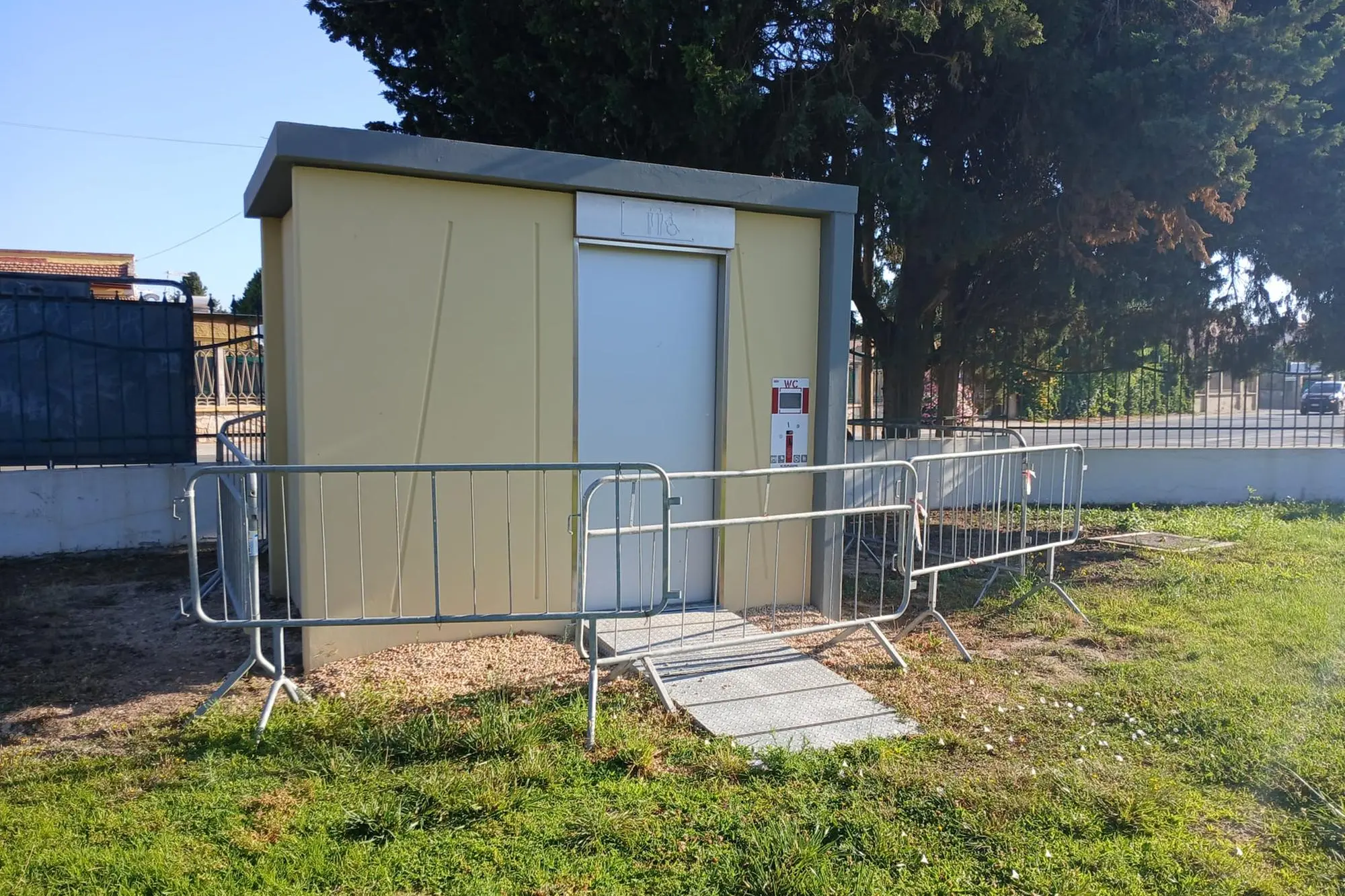I bagni chiusi al parco parodi (g. da.)