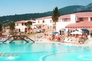 L'hotel Beach Village di Cala Gonone