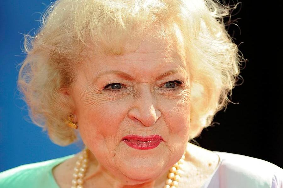 Addio a Betty White, la “Golden Girl” aveva 99 anni. Biden: “Icona culturale”