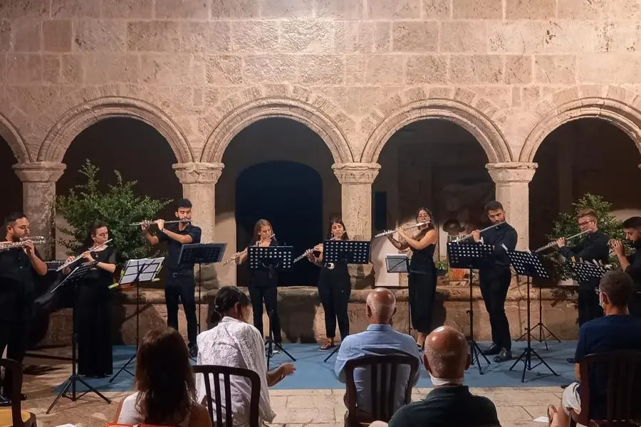 L'orchestra "I Sileni" (foto concessa)