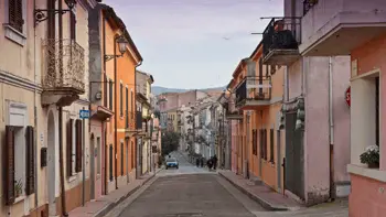 https://immagini.unionesarda.it/version/c:N2YwZGFmMzctZjM1Yi00:ZWU3YzM2ZWItZmU5Ny00/image.webp?f=16:9