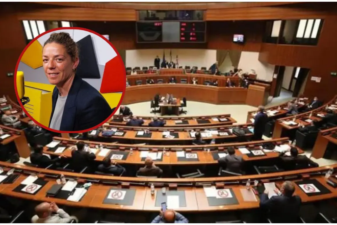 A sinistra Maria Laura Orrù