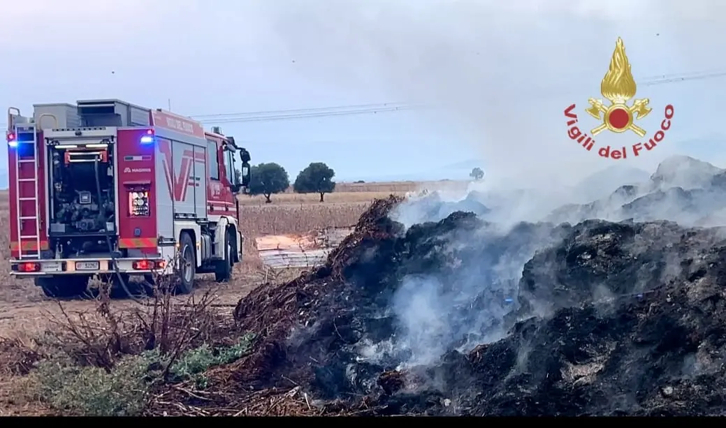 I vigili del fuoco a Monastir per l'incendio in un'azienda agricola