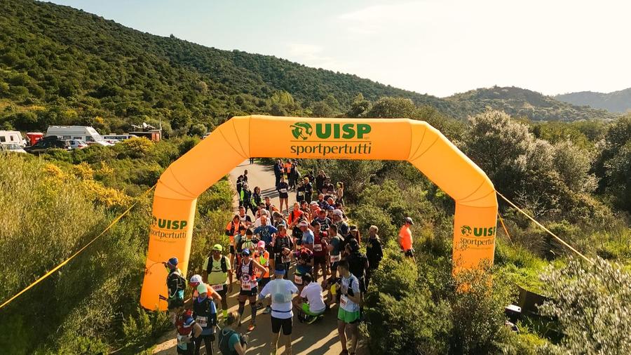 Un bagno di folla per il Trail inclusivo di Monte Arcosu