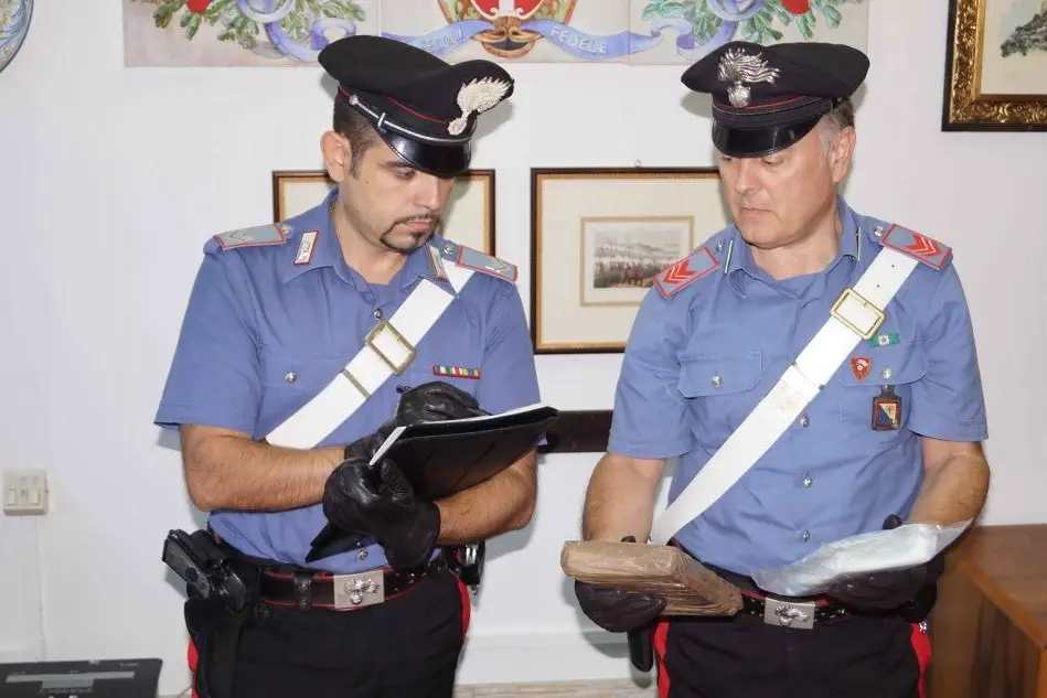 La droga sequestrata (foto Carabinieri)