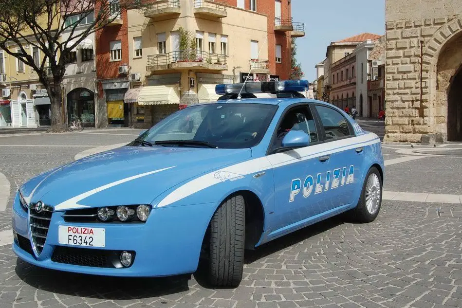 Una Volante della Polizia a Oristano