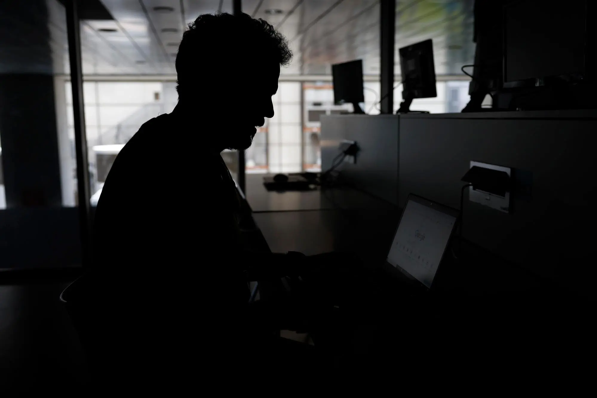 Spagna al buio (Ansa-Epa)