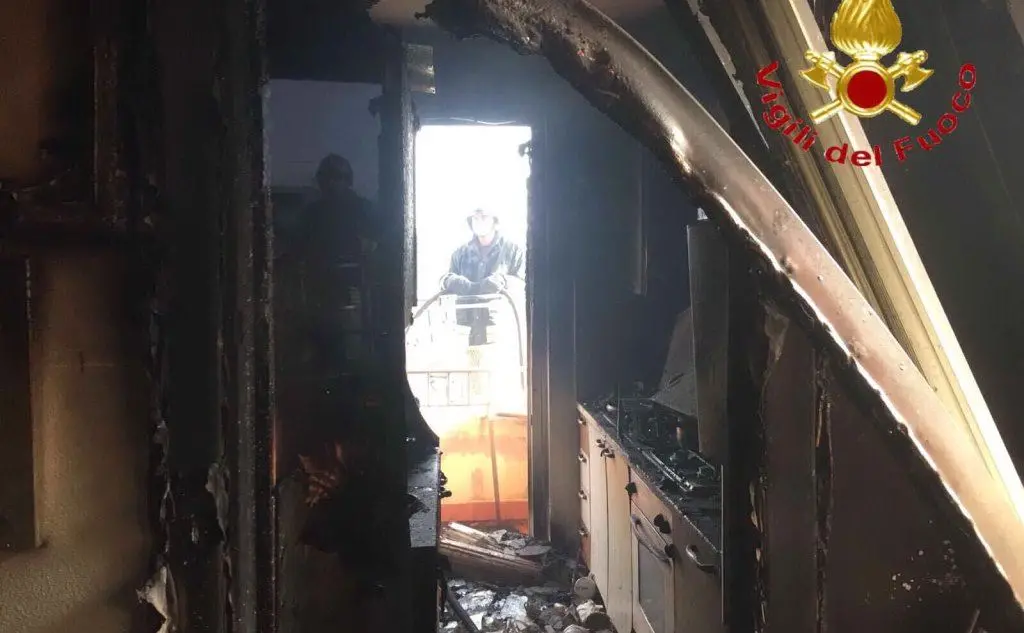 Vigili del fuoco al lavoro